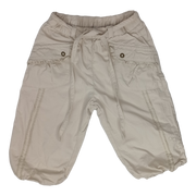 Pantalón beige con bolsillos de volados